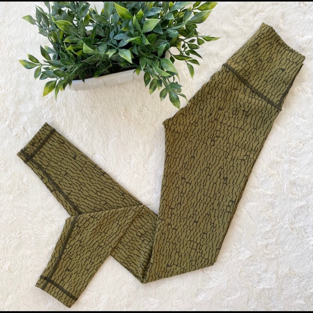 Lululemon olive grn high rise WunderUnder legging